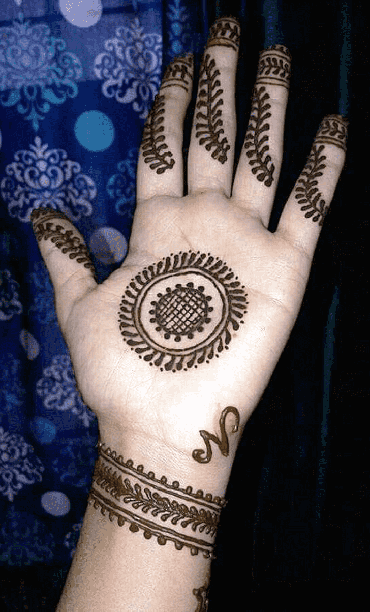 Beauteous Circle Henna Design