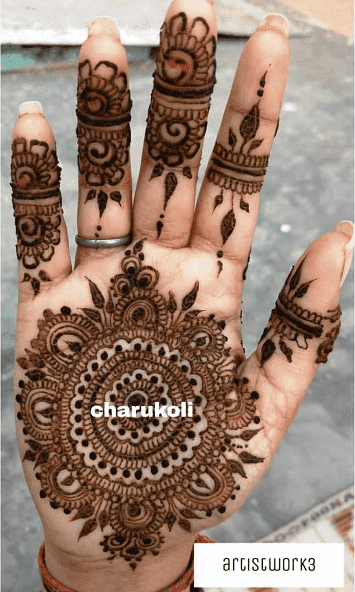 Charming Circle Henna Design