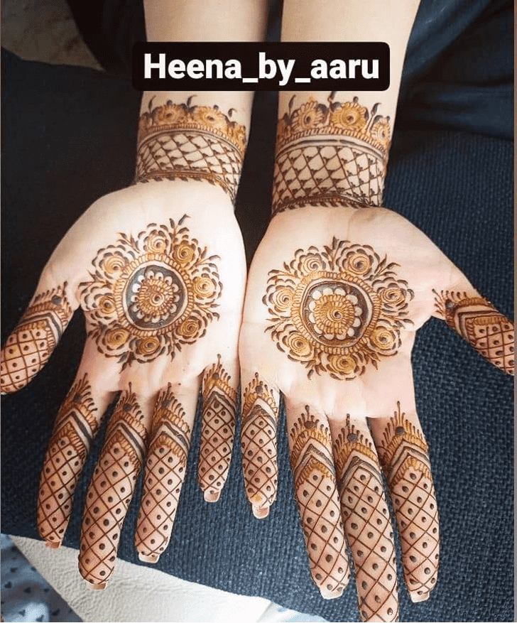 Dazzling Circle Henna Design