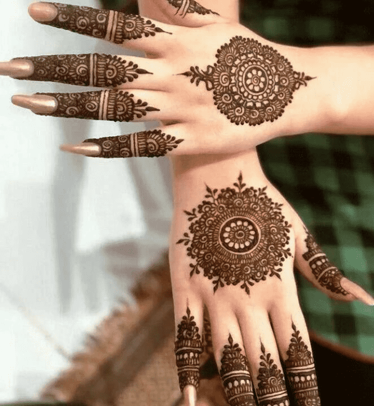 Good Looking Circle Henna Design