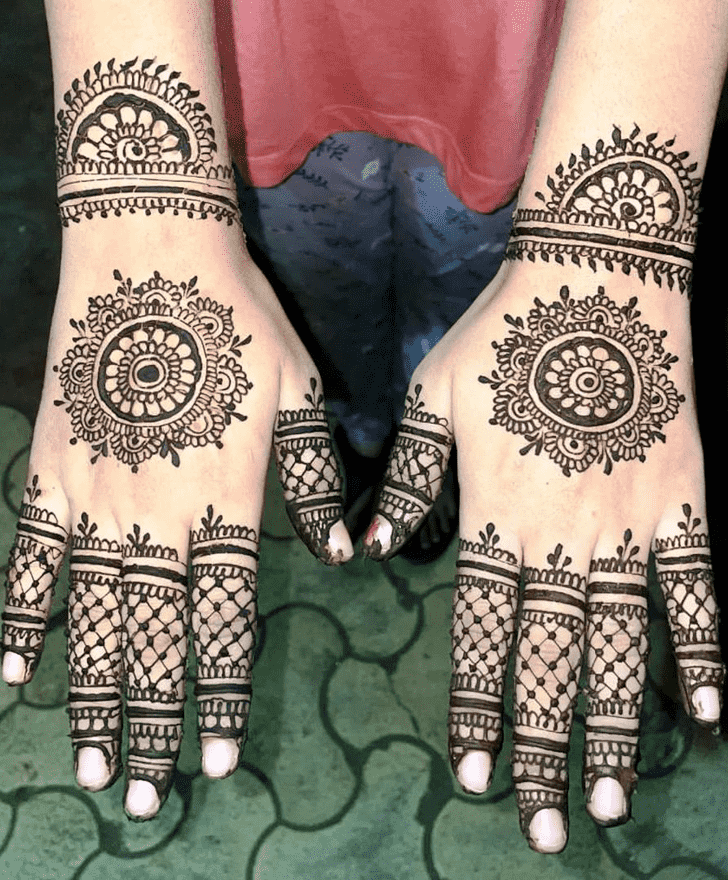 Refined Circle Henna Design