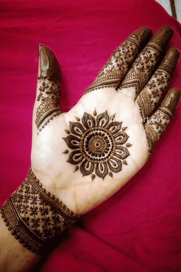 Stunning Circle Henna Design