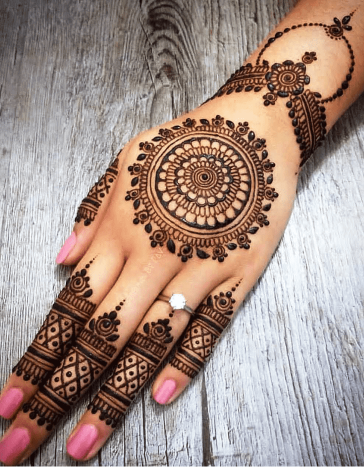 Superb Circle Henna Design