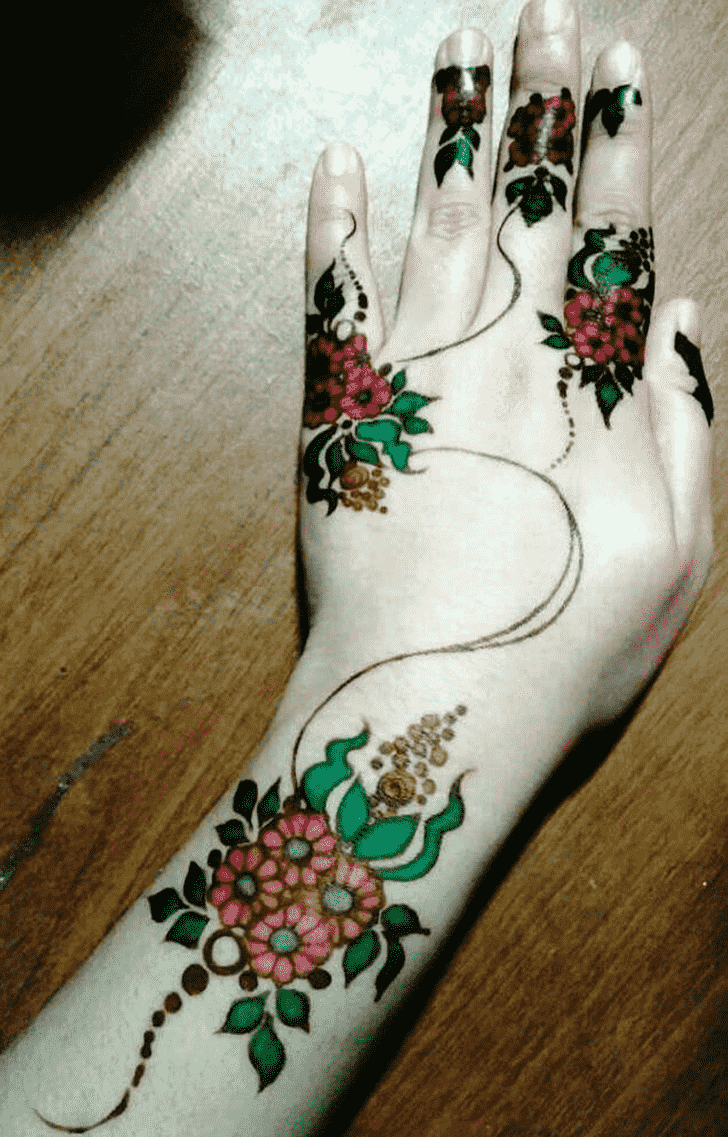 Beauteous Coloured Henna Design