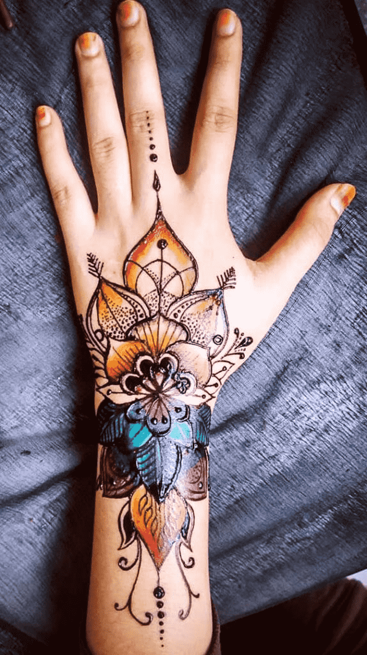 Bewitching Coloured Henna Design