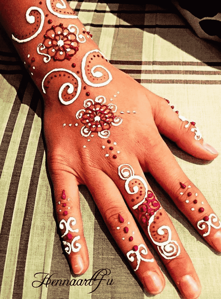 Delightful Coloured Henna Design