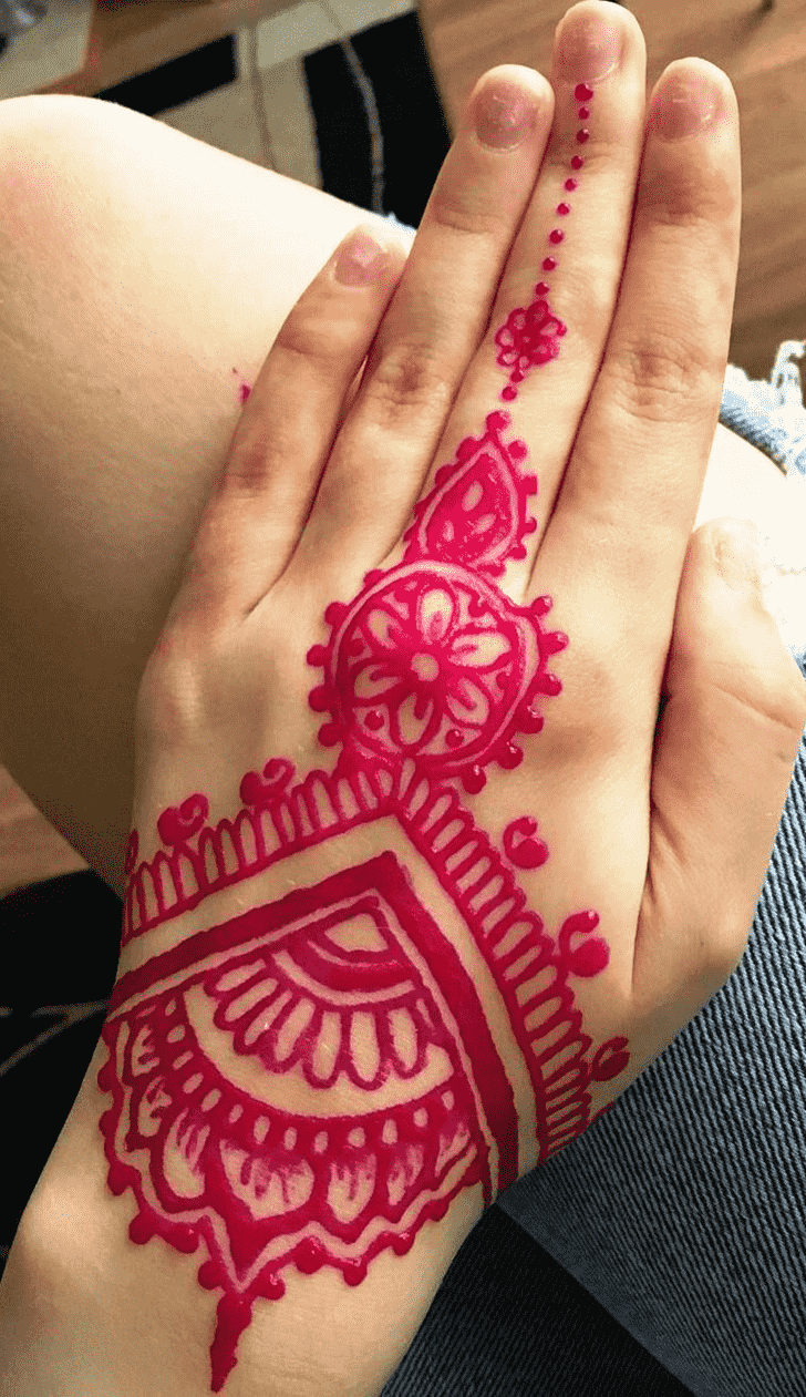 Elegant Coloured Henna Design