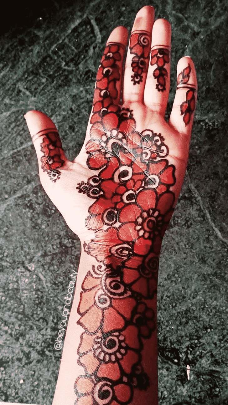 Grand Coloured Henna Design