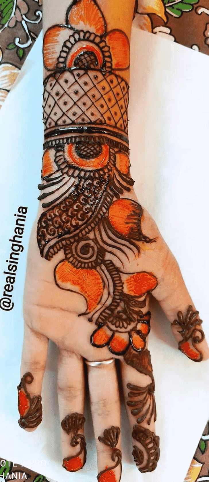 Magnetic Coloured Henna Design