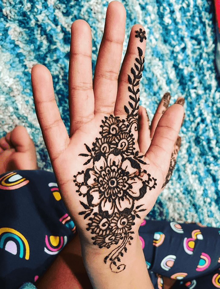 Appealing Comilla Henna Design
