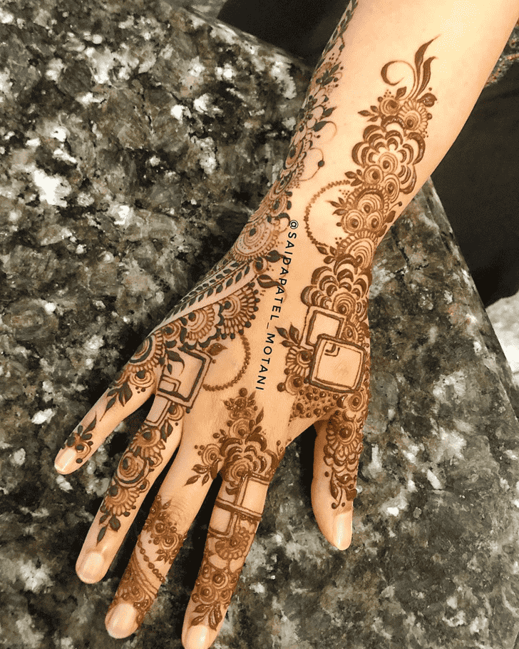 Fascinating Comilla Henna Design