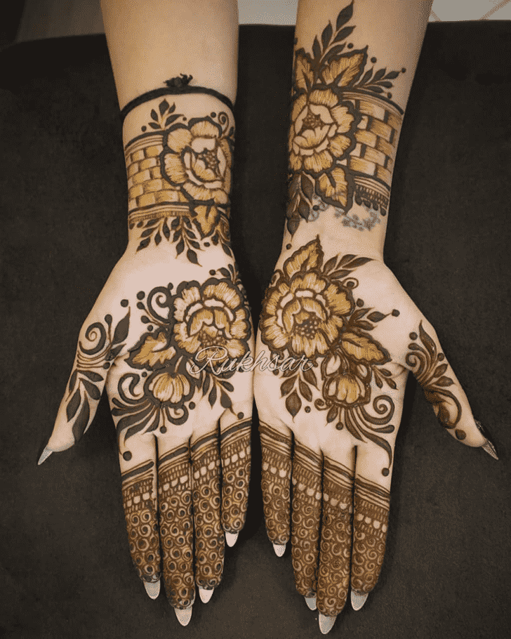 Magnificent Comilla Henna Design