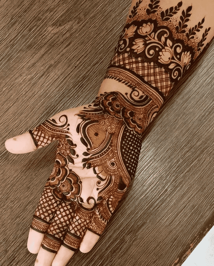 Shapely Comilla Henna Design