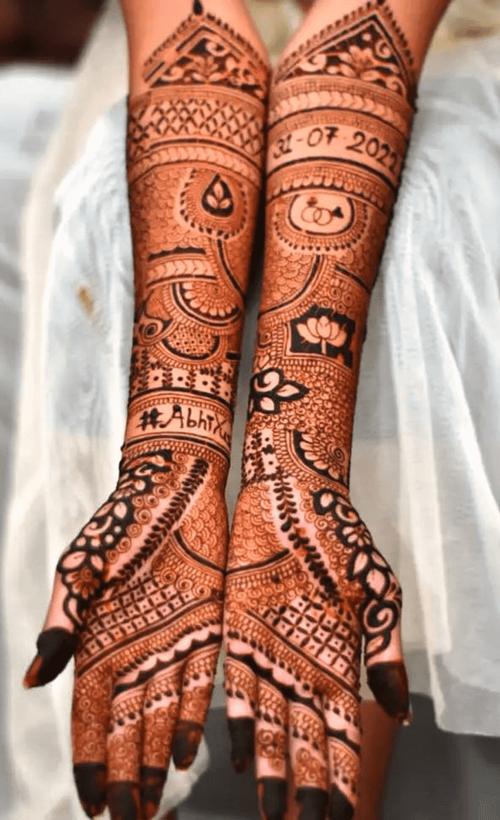 Delicate Creative Henna Design