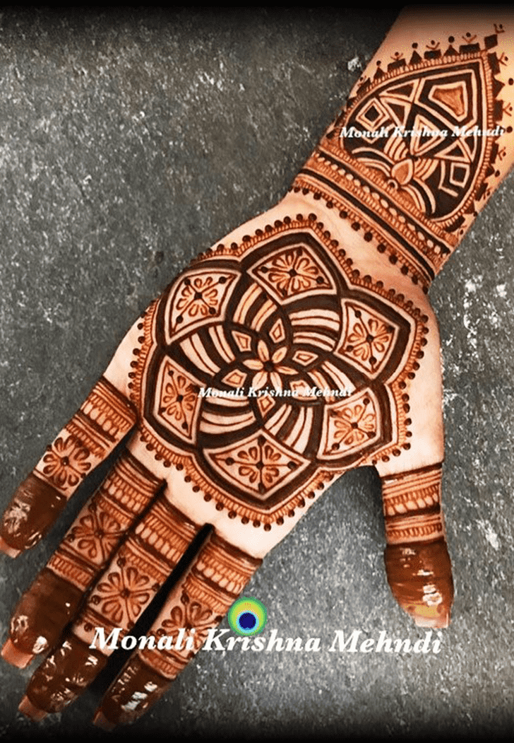 Magnificent Creative Henna Design