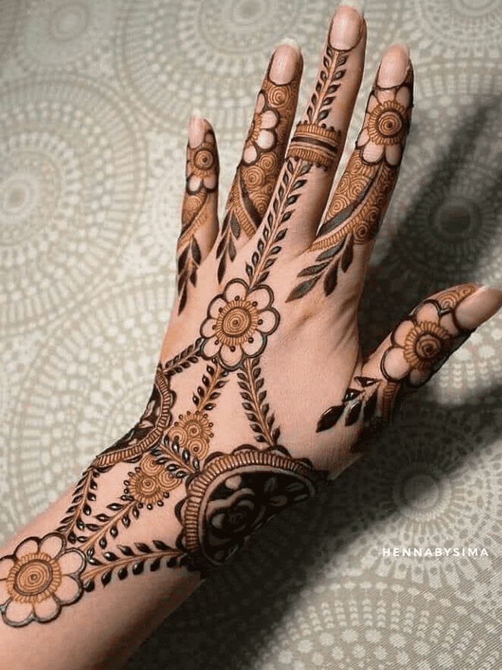 Refined Creative Henna Design