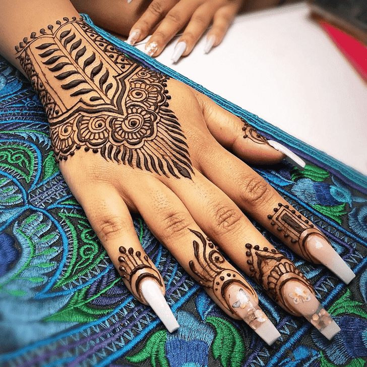 Delicate Cute Henna design