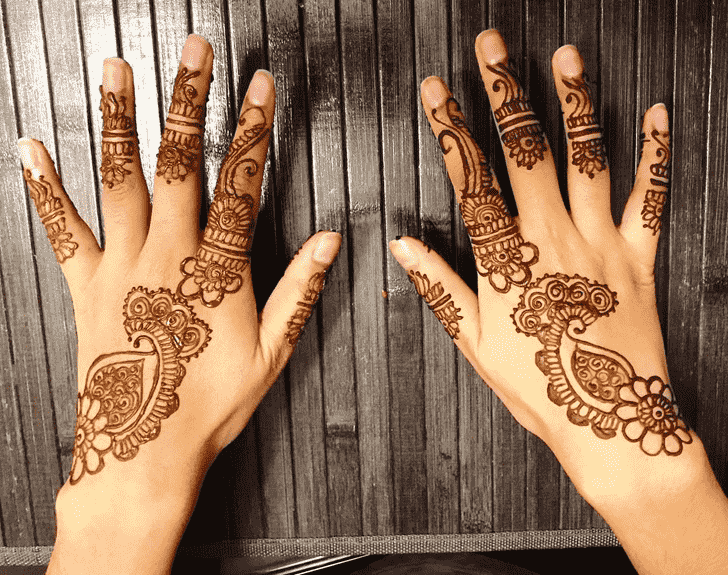 Magnificent Cute Henna design