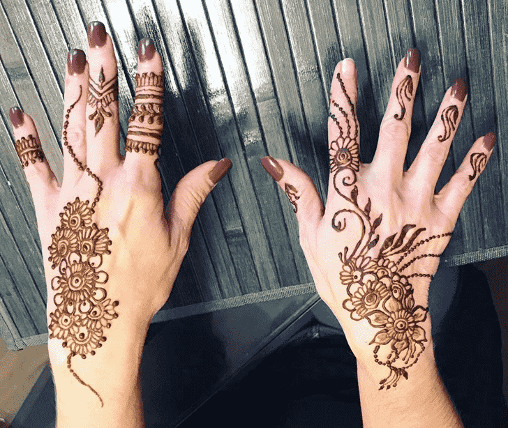 Mesmeric Cute Henna design