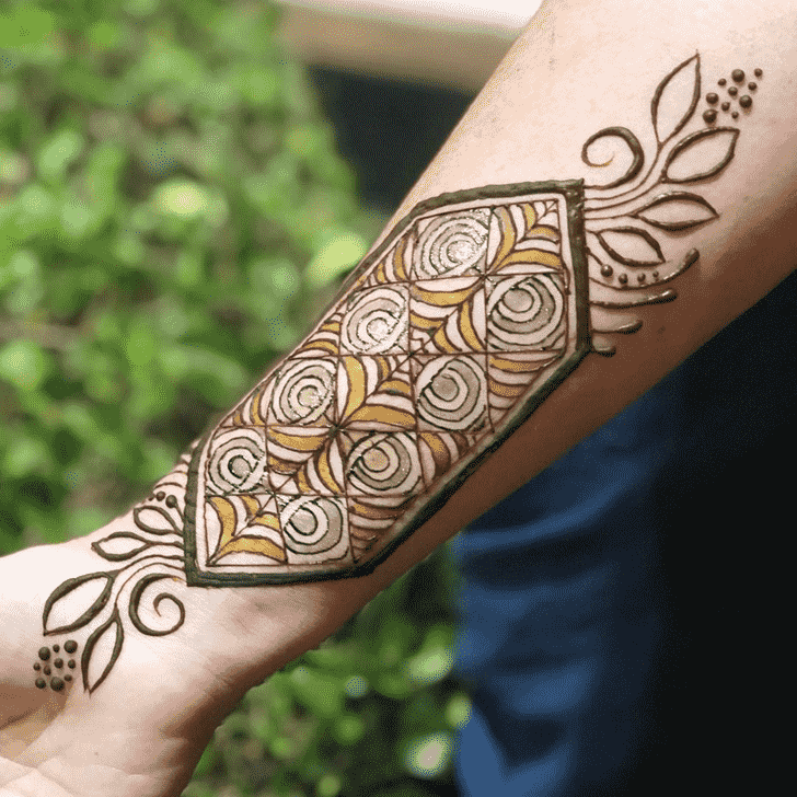 Resplendent Cute Henna design