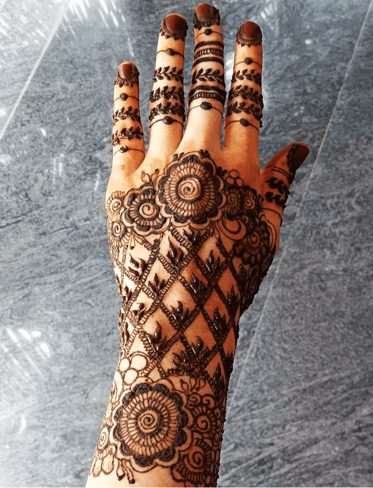Beauteous Dalhousie Henna Design
