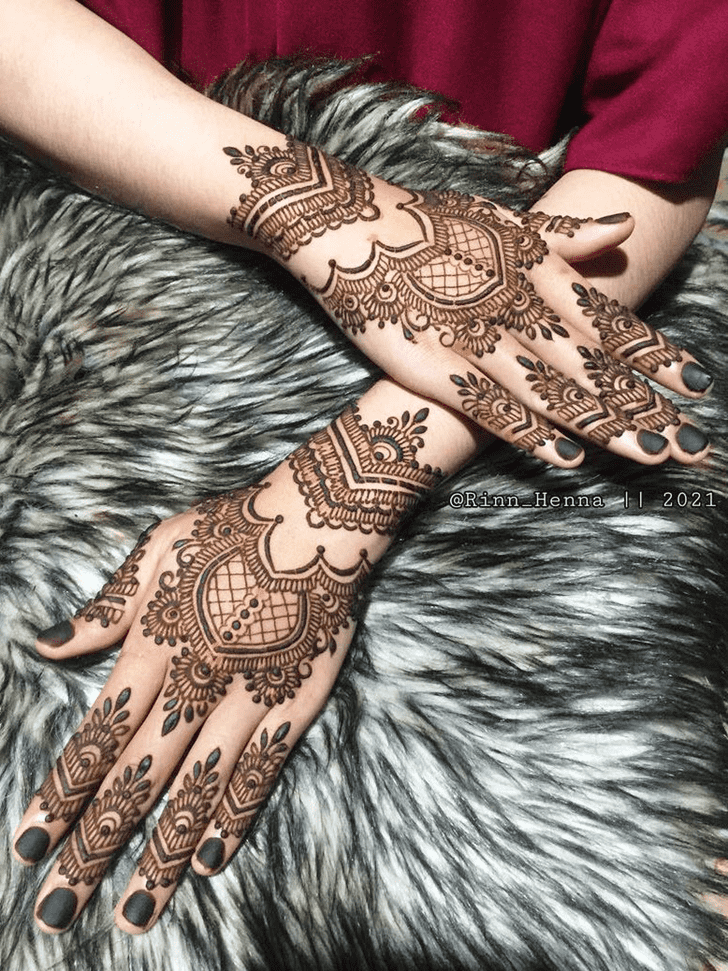 Pretty Dalhousie Henna Design