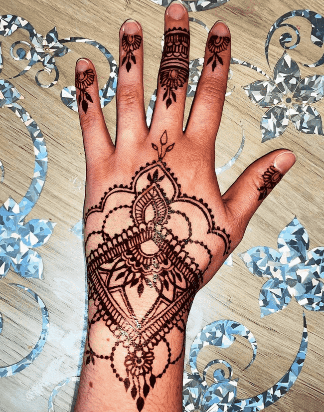 Fascinating Darjeeling Henna Design