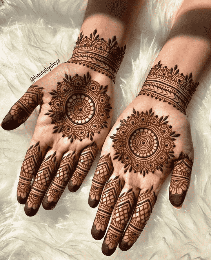 Alluring Designer Henna Design