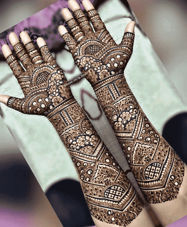 Arm Designer Henna Design