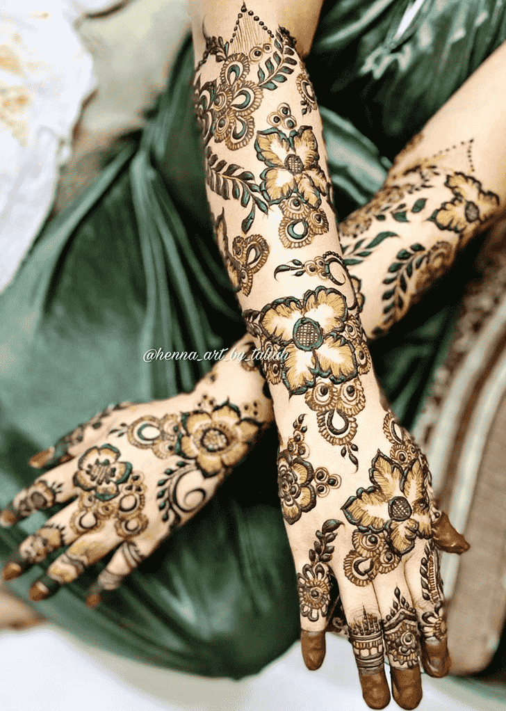 Enticing Designer Henna Design