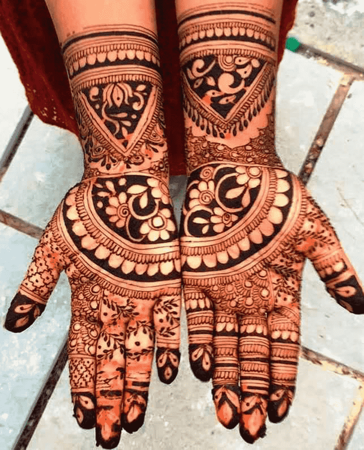 Fetching Designer Henna Design