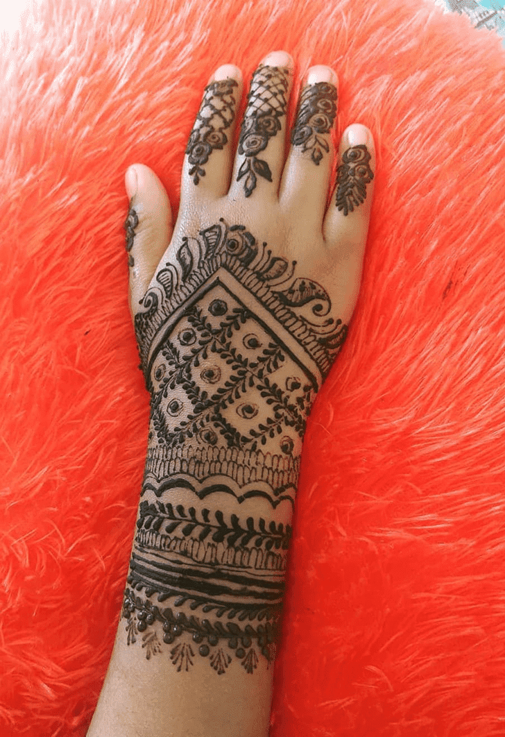 Enticing Dhaka Henna Design