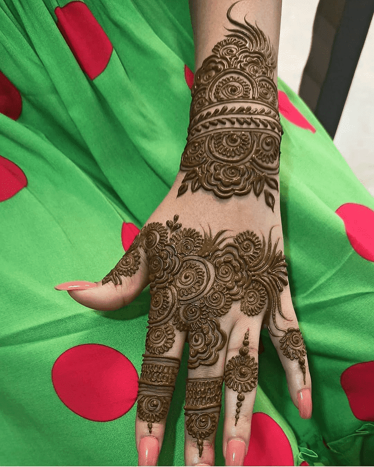 Mesmeric Dhaka Henna Design
