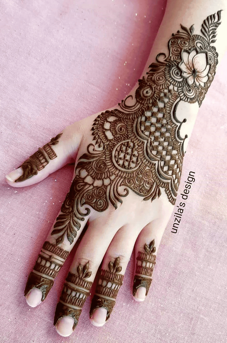 Pretty Dhaka Henna Design