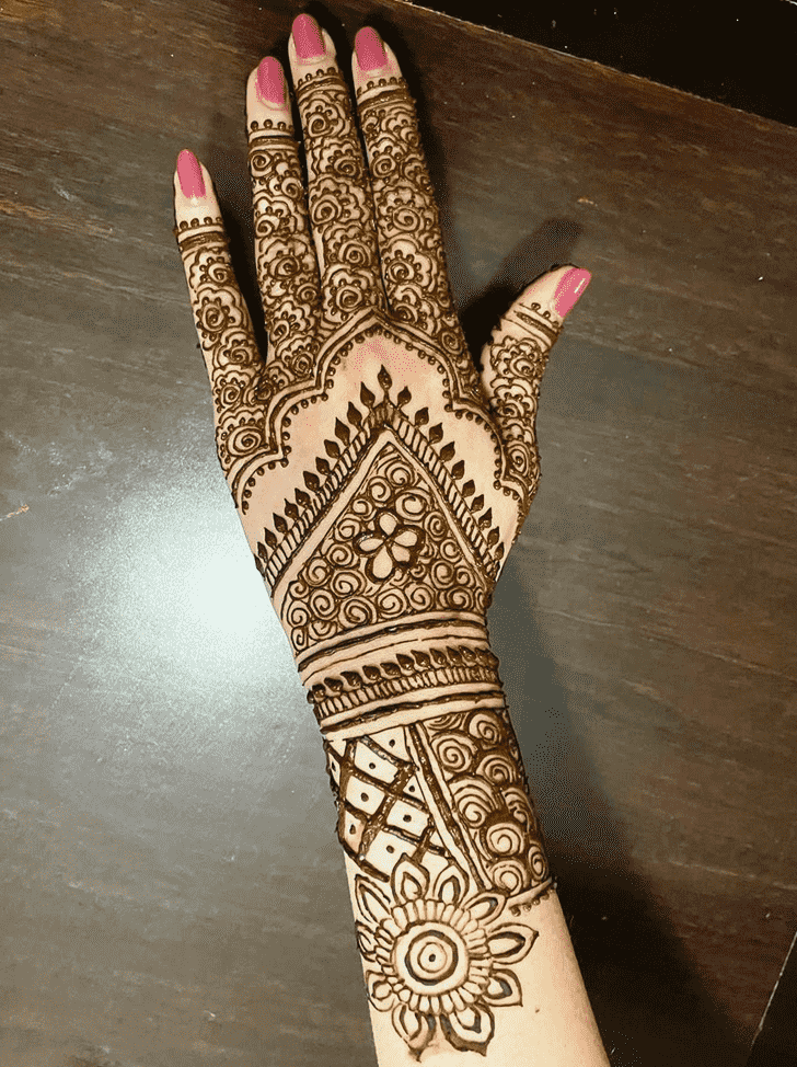 Bewitching Dharan Henna Design