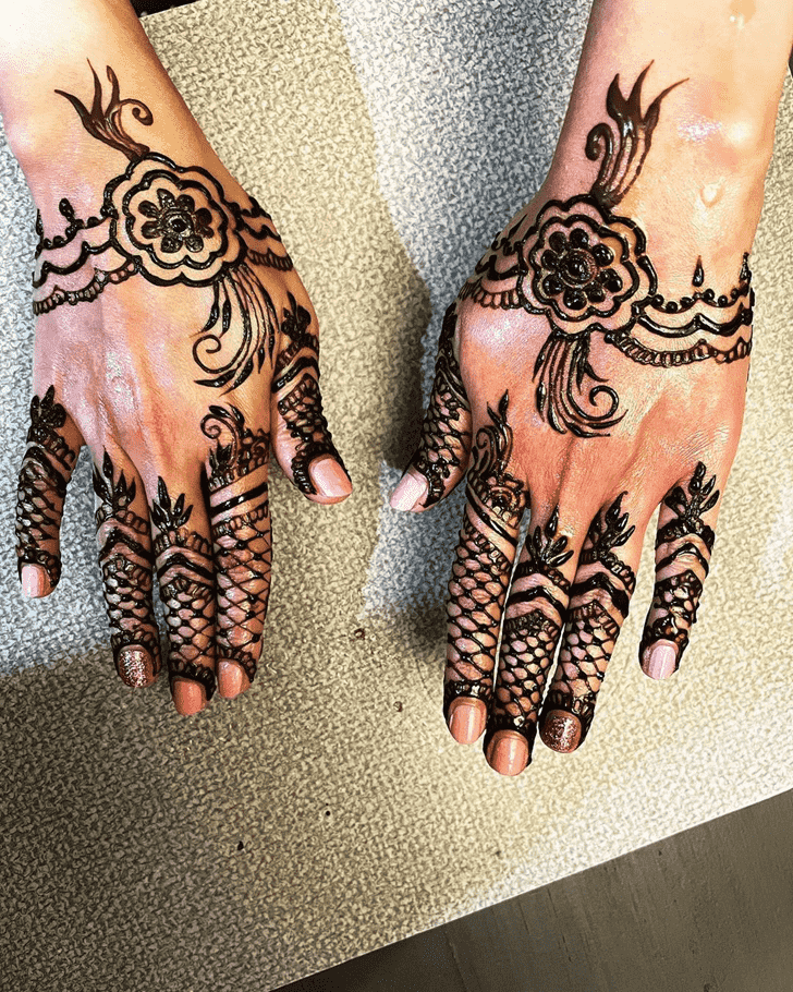 Classy Dharan Henna Design