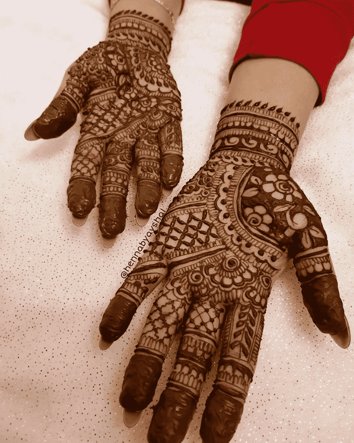 Delicate Dharan Henna Design