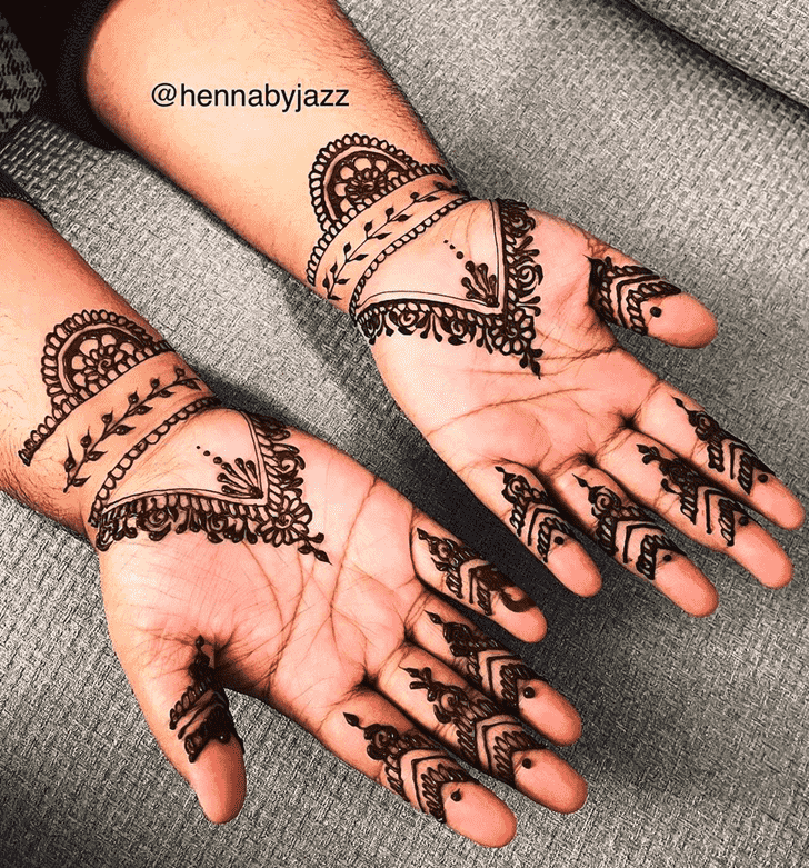 Enticing Dharan Henna Design