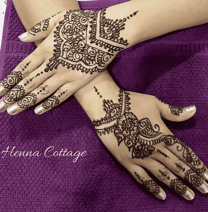 Graceful Dharan Henna Design