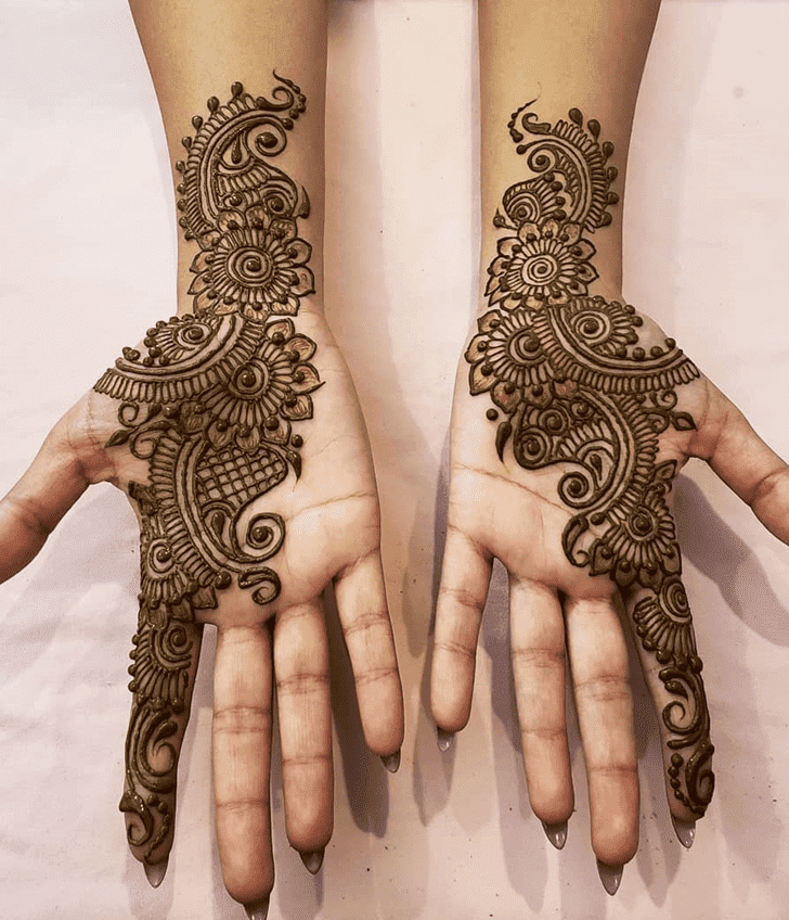 Enticing Divine Henna design