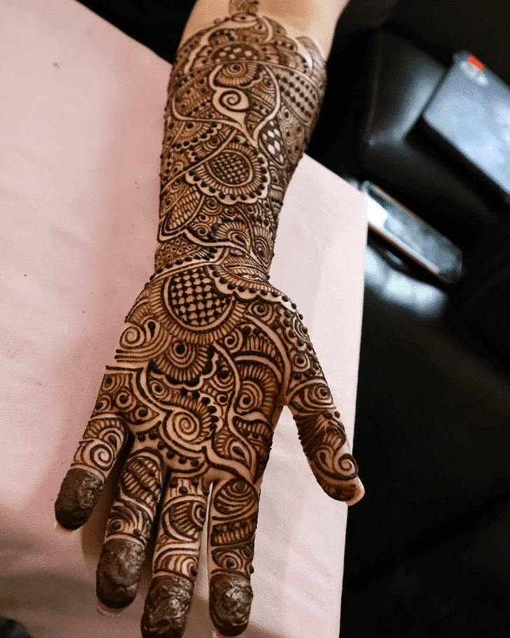 Good Looking Divine Henna design
