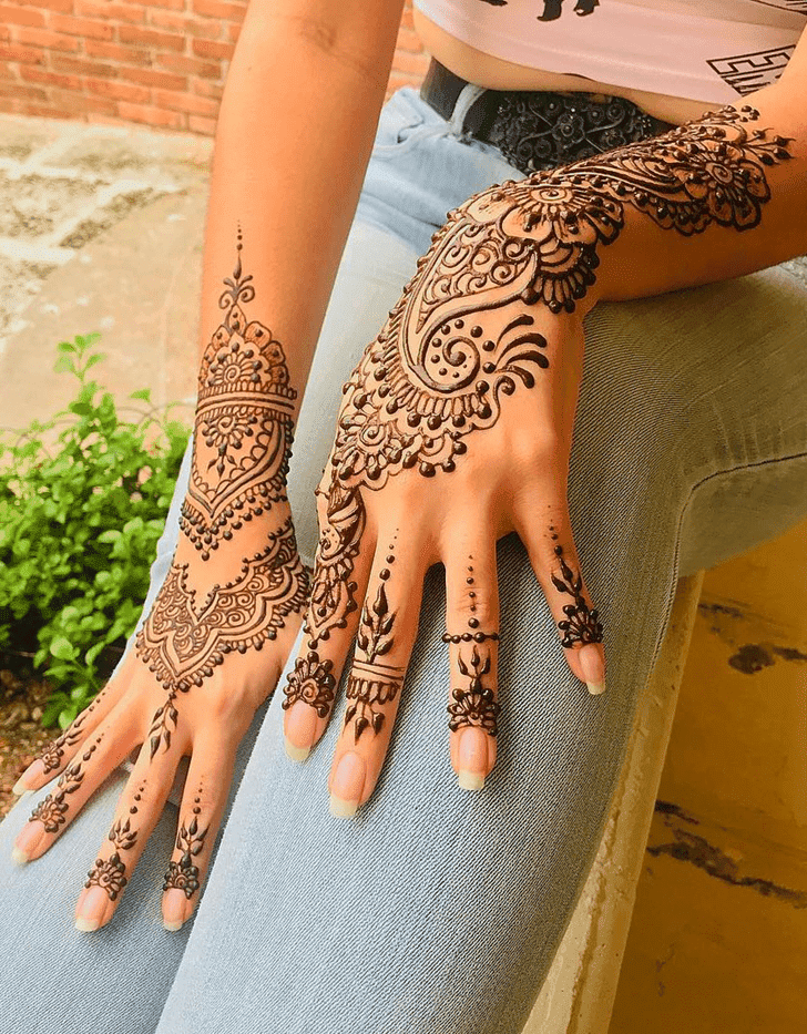 Pretty Diwali Henna Design