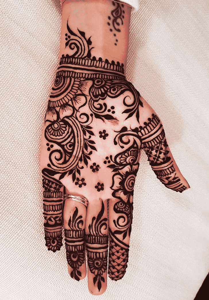 Delicate Dot Henna Design