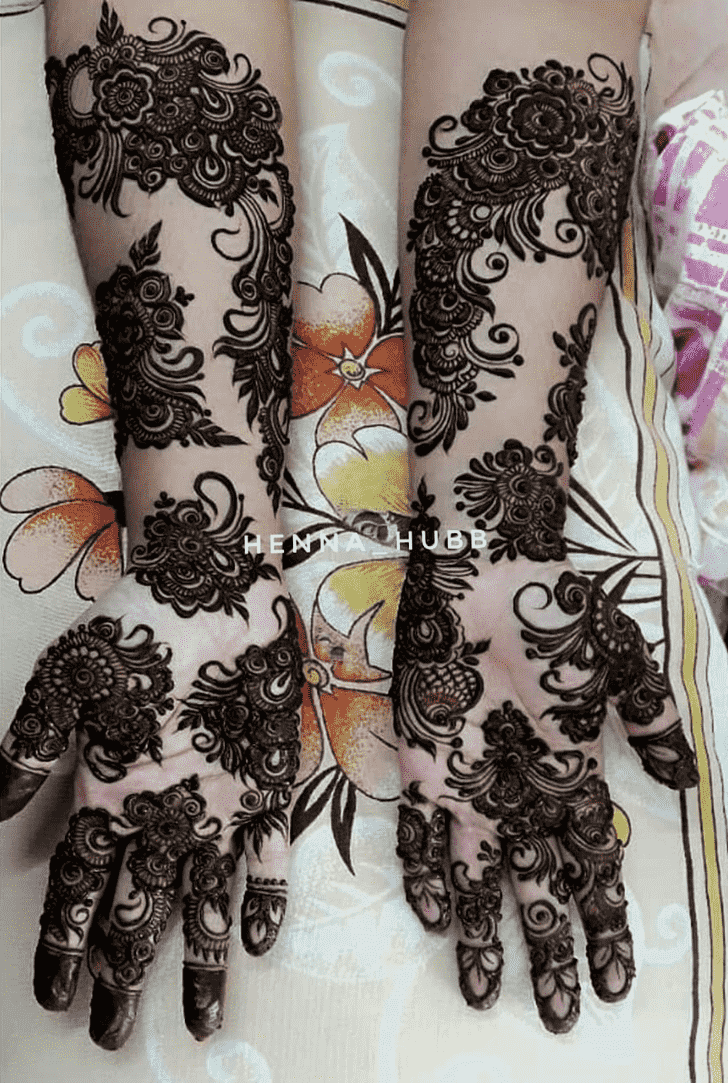 Alluring Dubai Henna Design