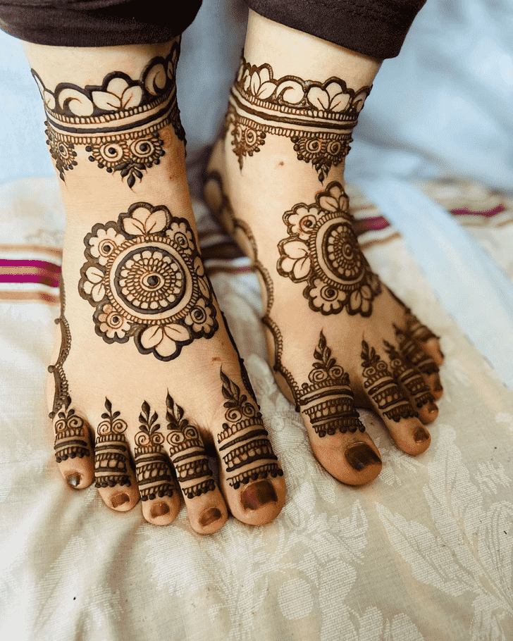 Captivating Dubai Henna Design