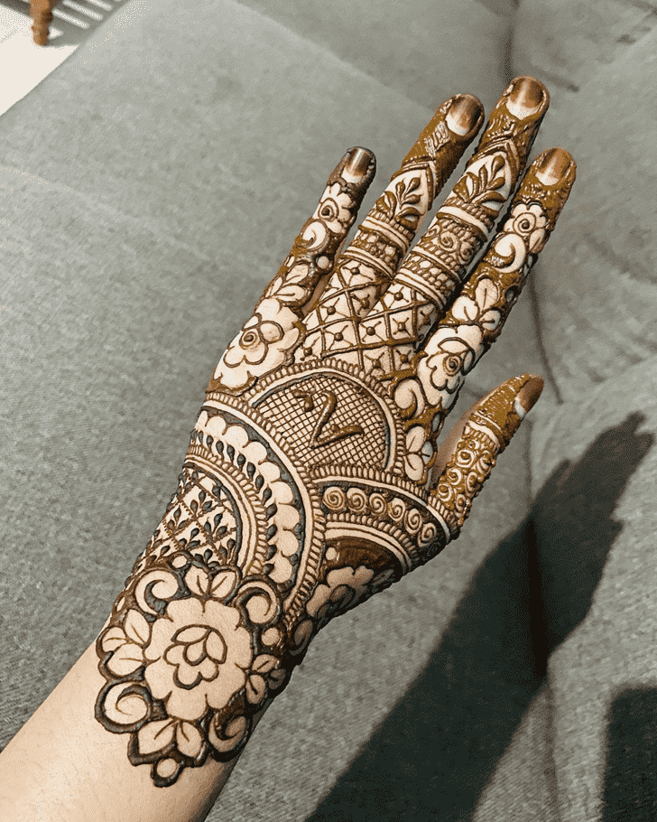 Charming Dubai Henna Design