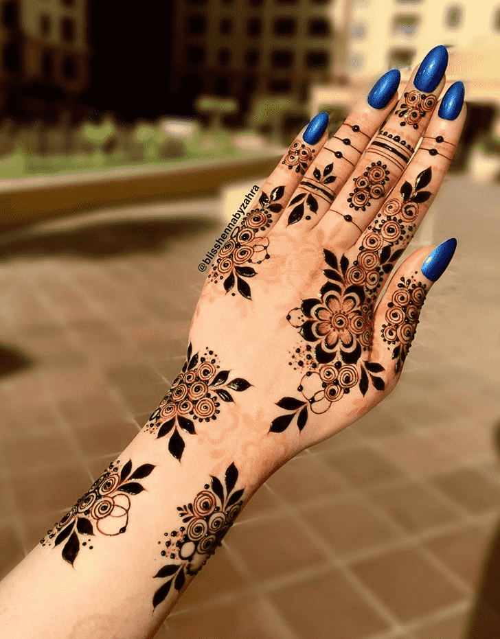 Exquisite Dubai Henna Design