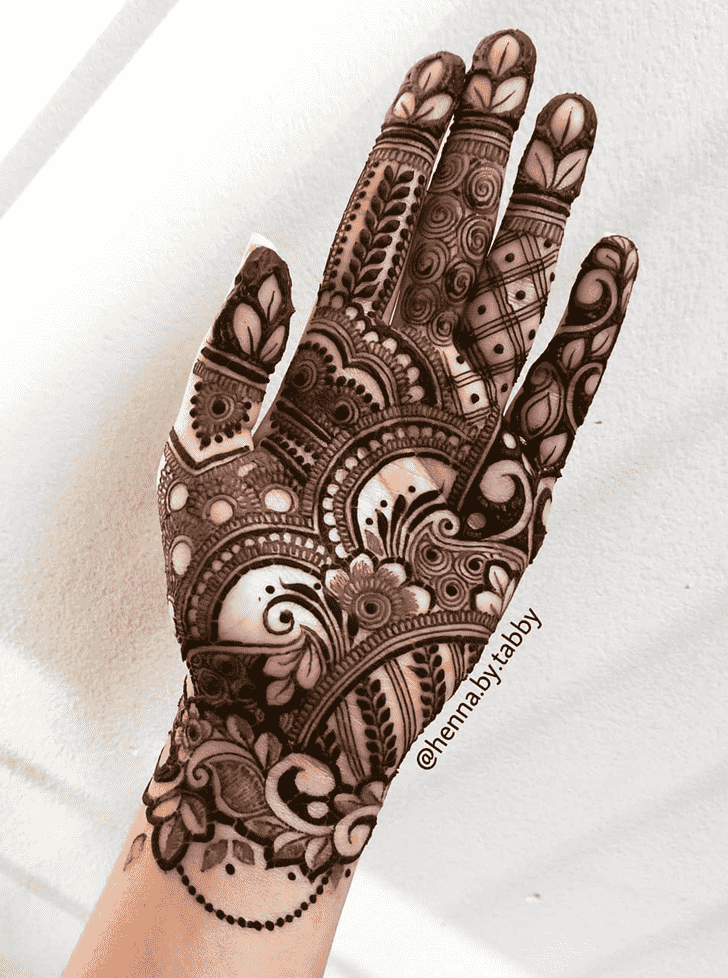 Refined Dubai Henna Design