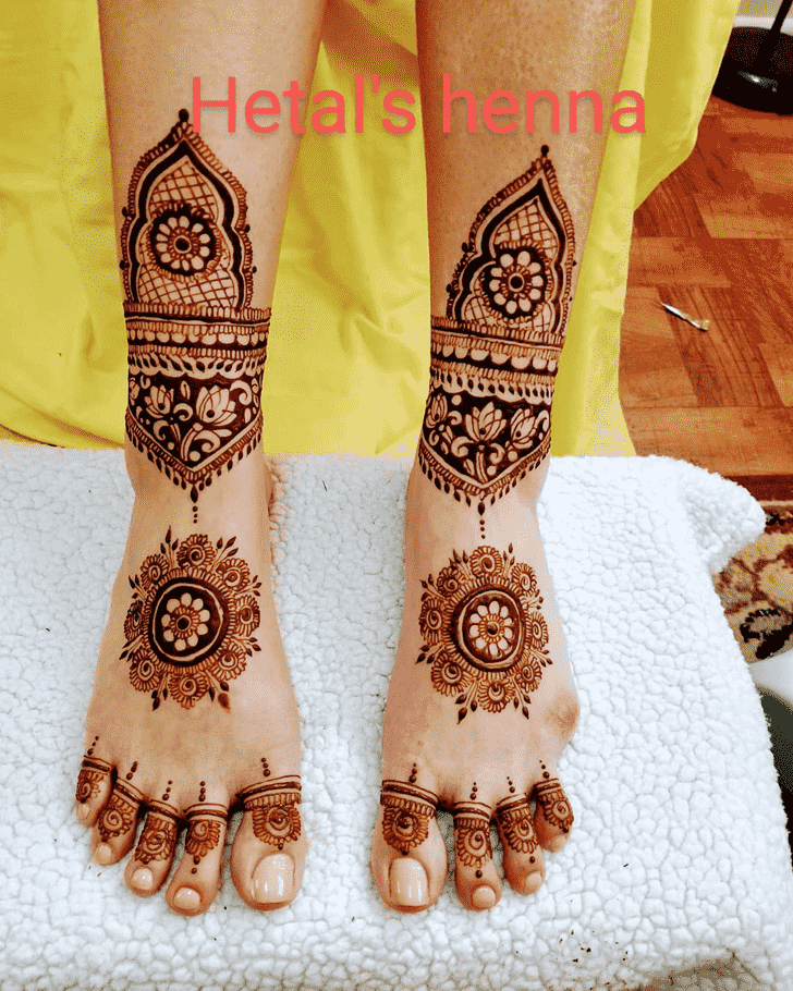 Fetching Dulhan Henna Design