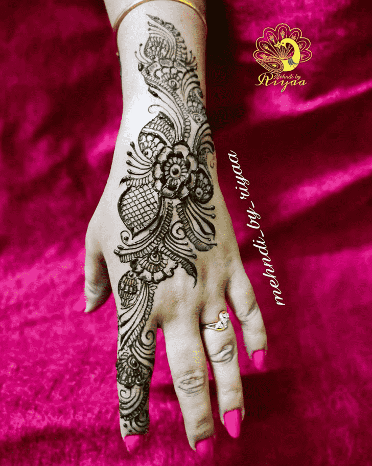 Pleasing Dulhan Henna Design